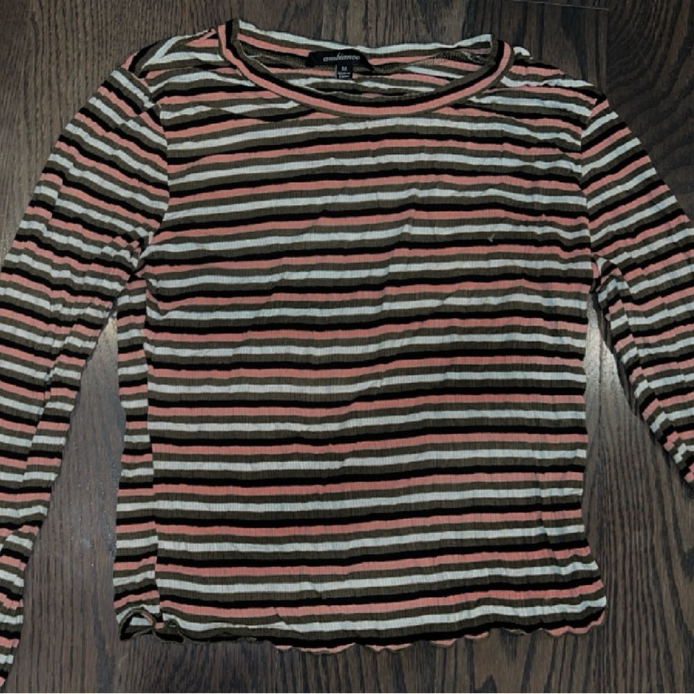 TIGHT FITTED striped shirt 💕💕